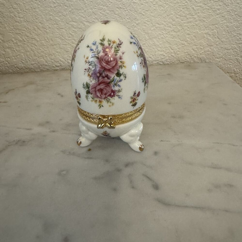 FORMALITIES BY‎ BAUM BROTHERS EGG FLORAL AND WHITE TRINKET BOX
